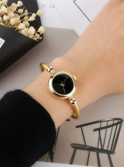 Shein - 2pcs/set Round Pointer Quartz Watch