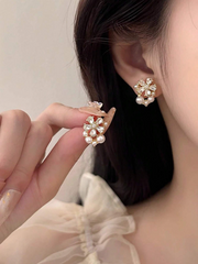 Shein - 1 Pair Of Delicate Small Pearl Studs,Uitable