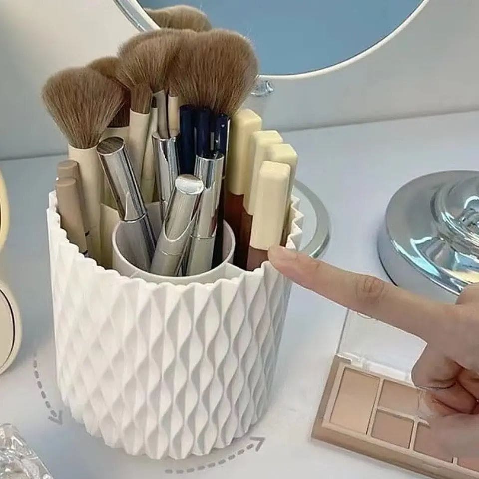 Makeup Bucket Organizer, Multifunctional Rotating Pencil Makeup Brush Holder, Hollow Multiuse Organizer, Non-slip Round Multi Grid Desktop Sundries Pencil Holder, Lipstick Eyebrow Pencil Holder, Desktop Makeup Brush Storage Bucket