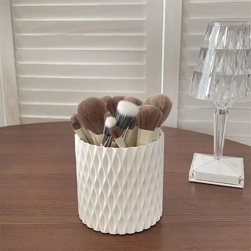 Makeup Bucket Organizer, Multifunctional Rotating Pencil Makeup Brush Holder, Hollow Multiuse Organizer, Non-slip Round Multi Grid Desktop Sundries Pencil Holder, Lipstick Eyebrow Pencil Holder, Desktop Makeup Brush Storage Bucket