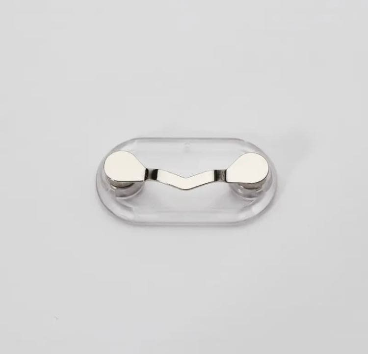 Magnetic Glass Holder, Multifunction Hang Eyeglass Holder, Portable Clothes Magnet Clip, Glasses Brooch Clips