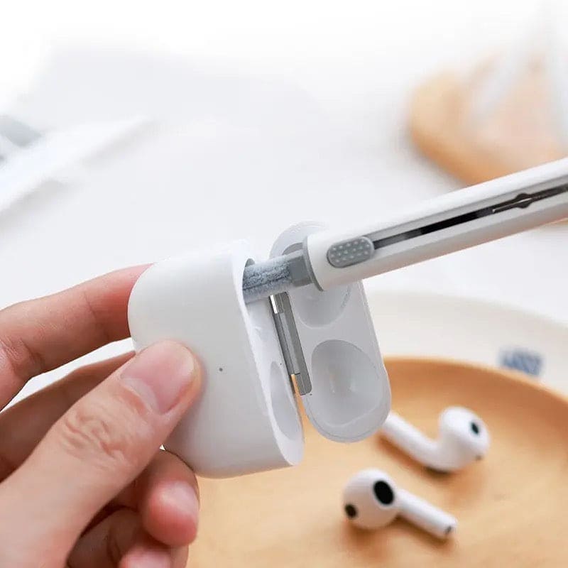 3 In 1 Earphone Cleaning Pen, Earbuds Case Cleaning Kit, Multifunctional Headphones Airphone Keyboard Cleaning Pen, Multipurpose 3 In 1 Cleaning Pen For Keyboard Camera AirPords Earbud